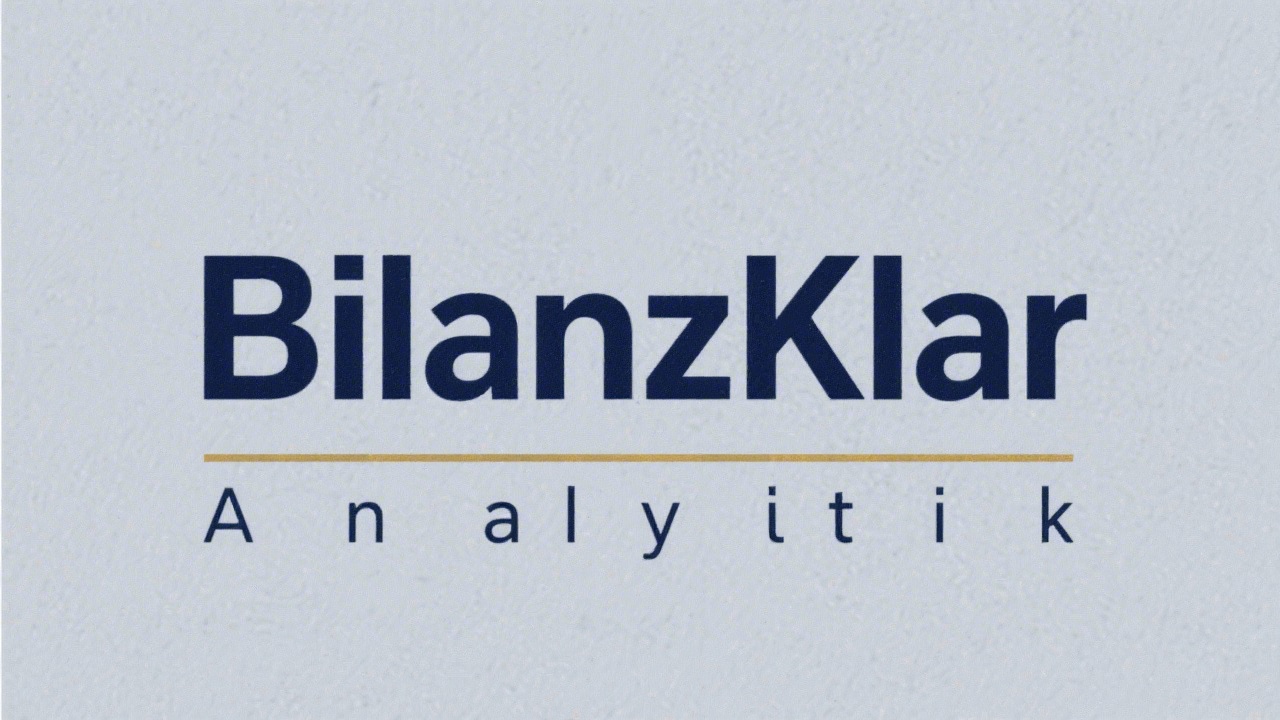 Minimalistic wordmark logo for BilanzKlar Analytik using navy typography and subtle golden underline representing reliability and clarity in financial reporting.